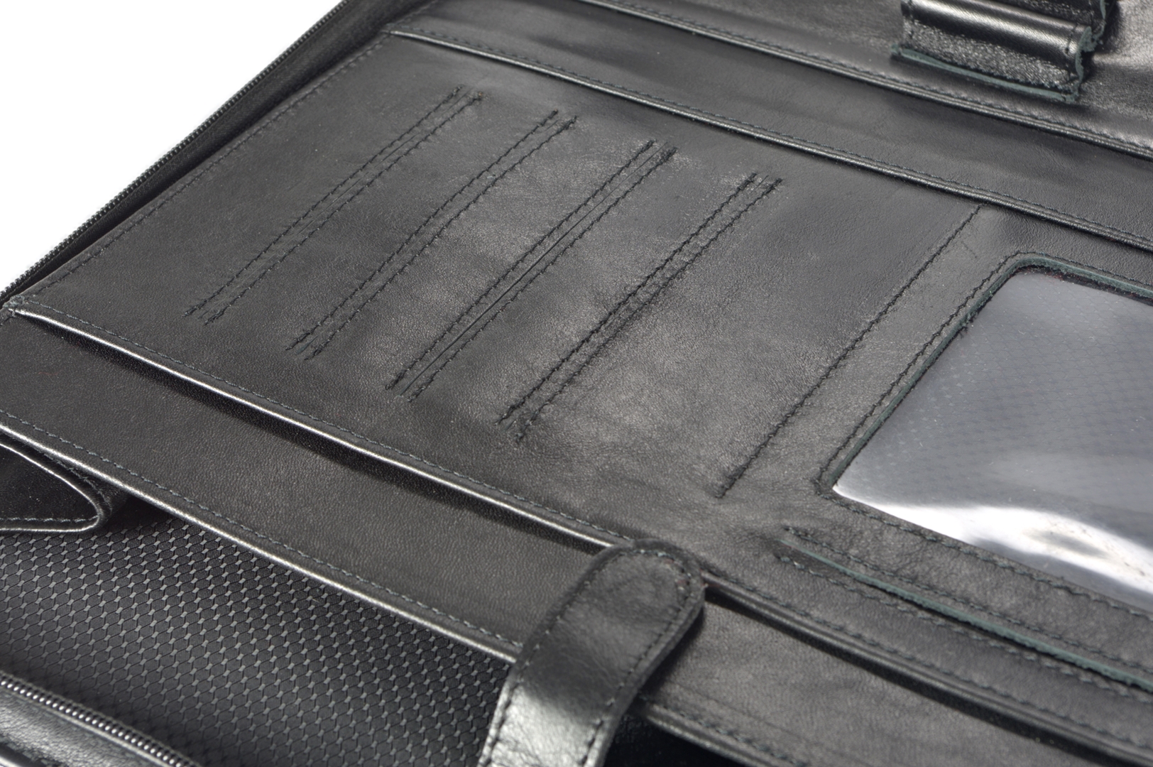 A4 zippered conference folder made of genuine leather. 19 BL 0-1F