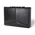 A4 size conference folder with a zipper made of genuine leather. 2R BL 0-1F