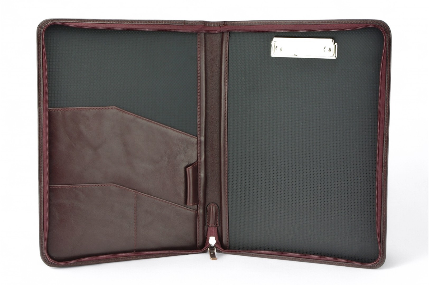 A4 zippered conference folder made of genuine leather. 26 BL-0-1F