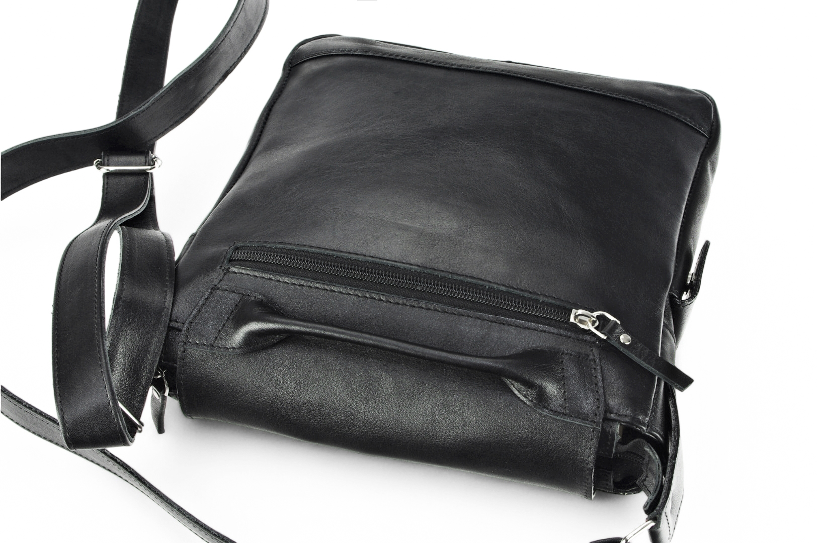  Classic leather shoulder bag. 31 BL-0-1BG