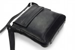  Classic leather shoulder bag. 31 BL-0-1BG