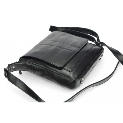 Classic leather shoulder bag. 33 BL-0-1BG