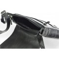 Classic leather shoulder bag. 33 BL-0-1BG