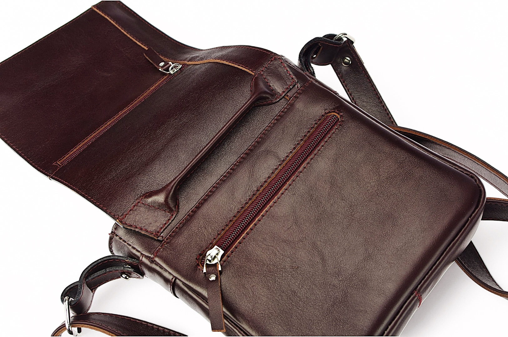   Classic leather shoulder bag. 35 BL-0-2BG