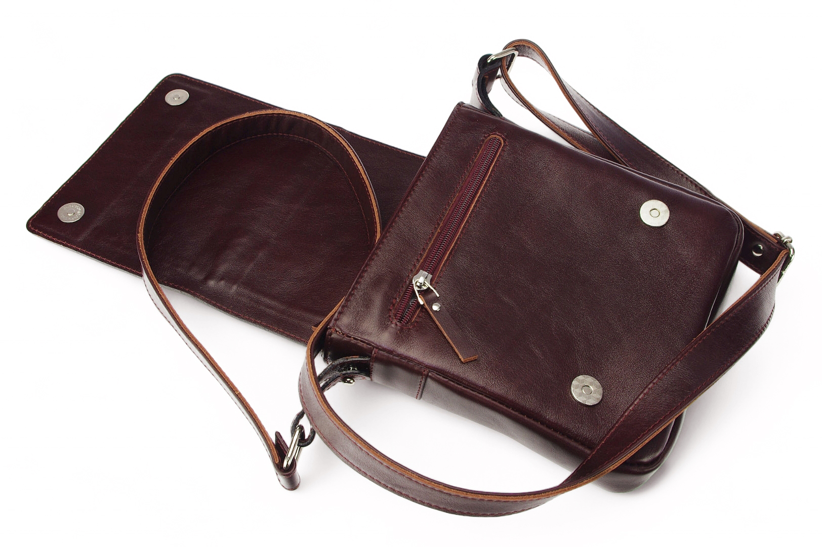   Classic leather shoulder bag. 35 BL-0-2BG