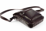  Classic leather shoulder bag. 52 BL-0-2BG