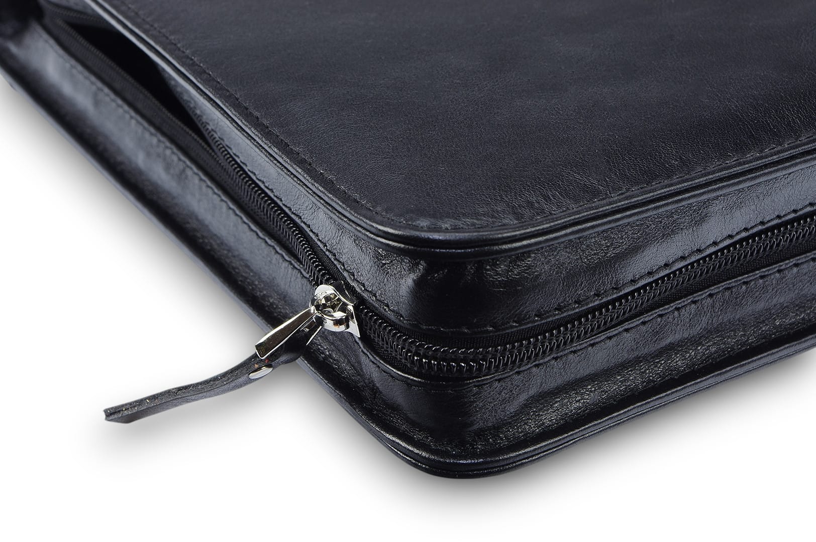 A4 size conference folder with a zipper made of genuine leather. 24R BL 0-1F