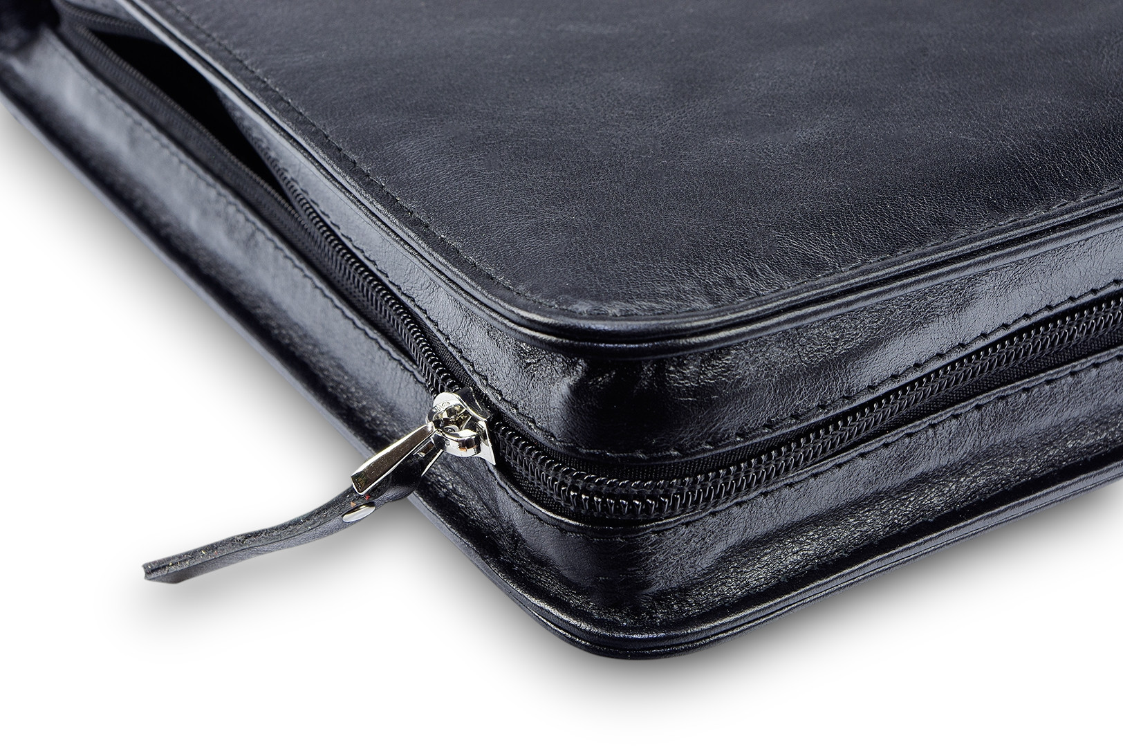 A4 size conference folder with a zipper made of genuine leather. 24 BL 0-1F