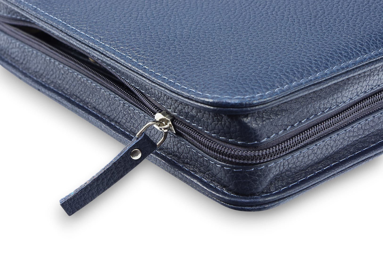 A4 size conference folder with a zipper made of genuine leather. 24 EL 4-3F
